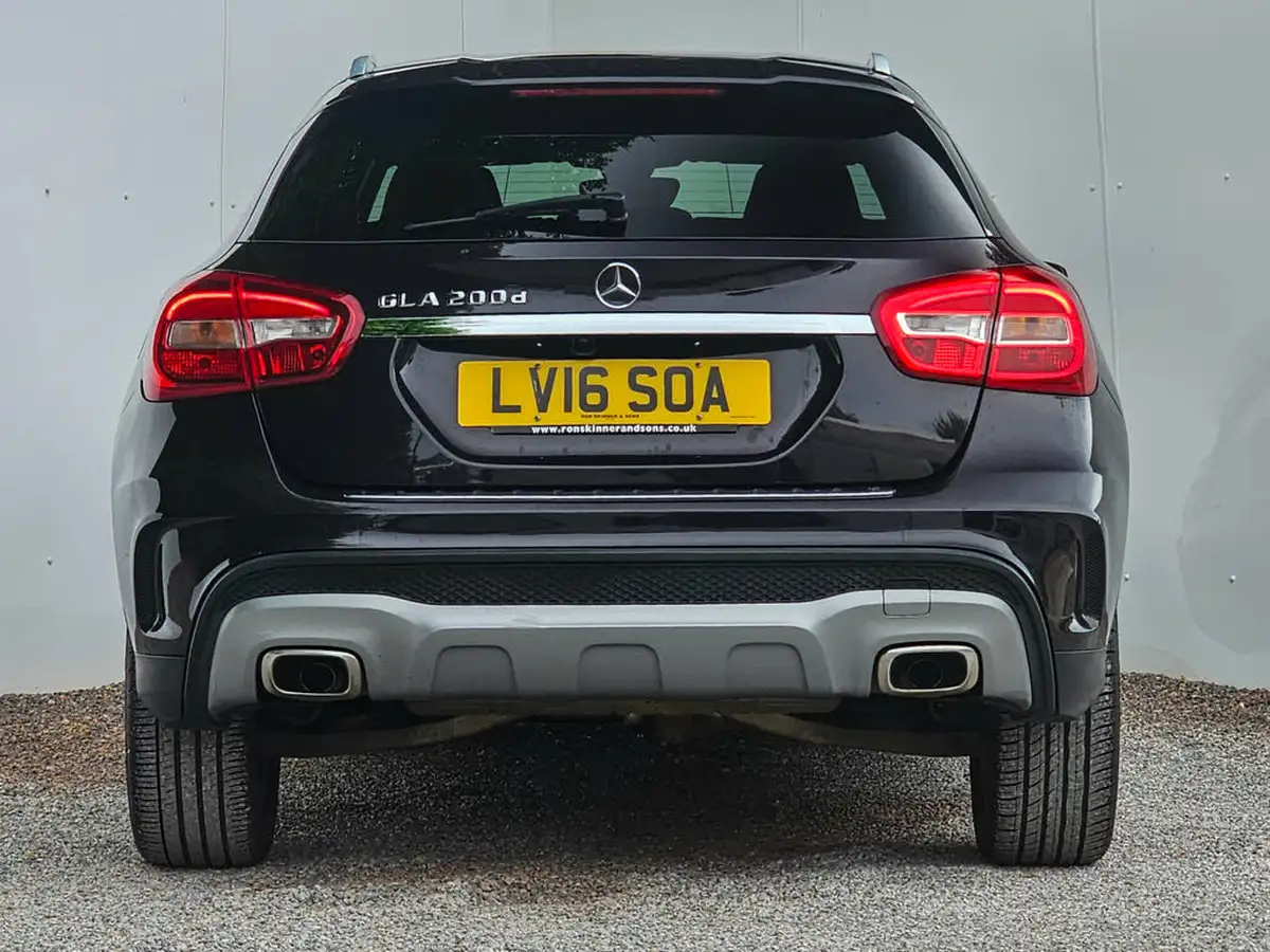 2016-mercedes-benz-gla-class-21d-gla-200d-amg-line-ss-big-12