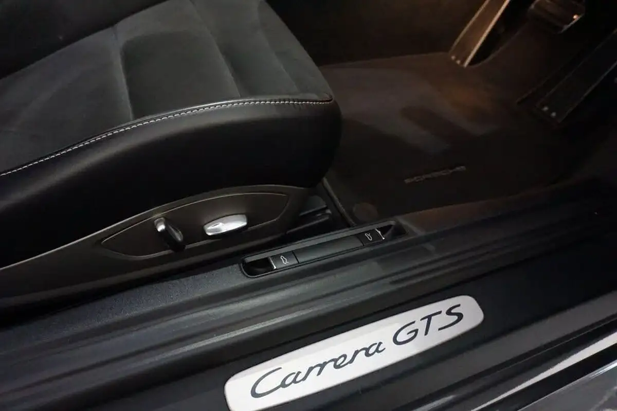 2018-porsche-911-30-carrera-gts-coupe-pdk-big-22