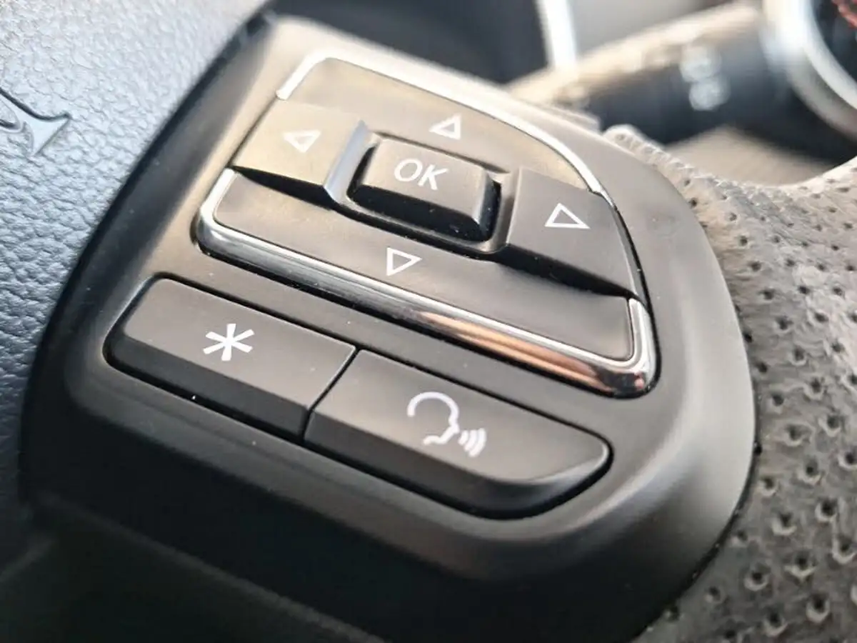 2022-mg-zs-suv-15-vti-tech-exclusive-big-11