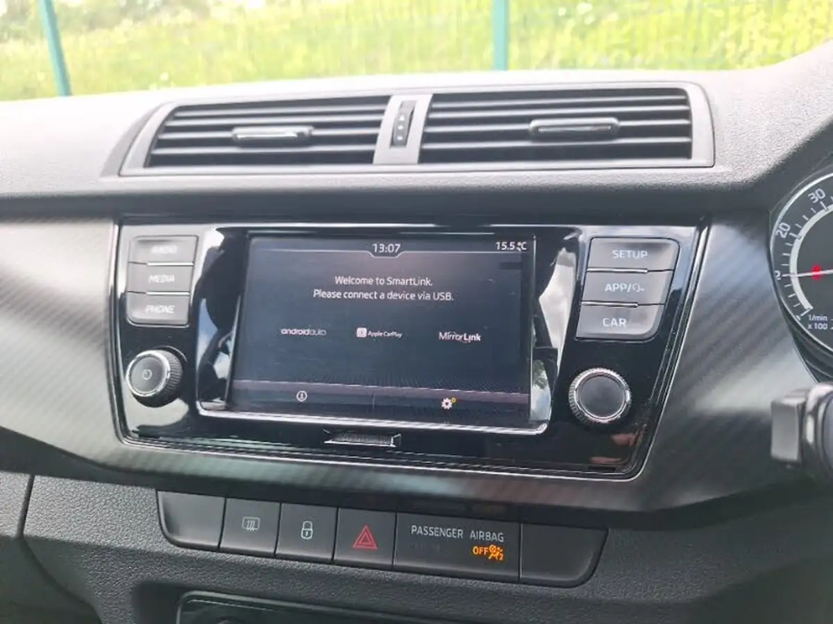 2019-skoda-fabia-10-tsi-monte-carlo-110ps-hatchback-big-9