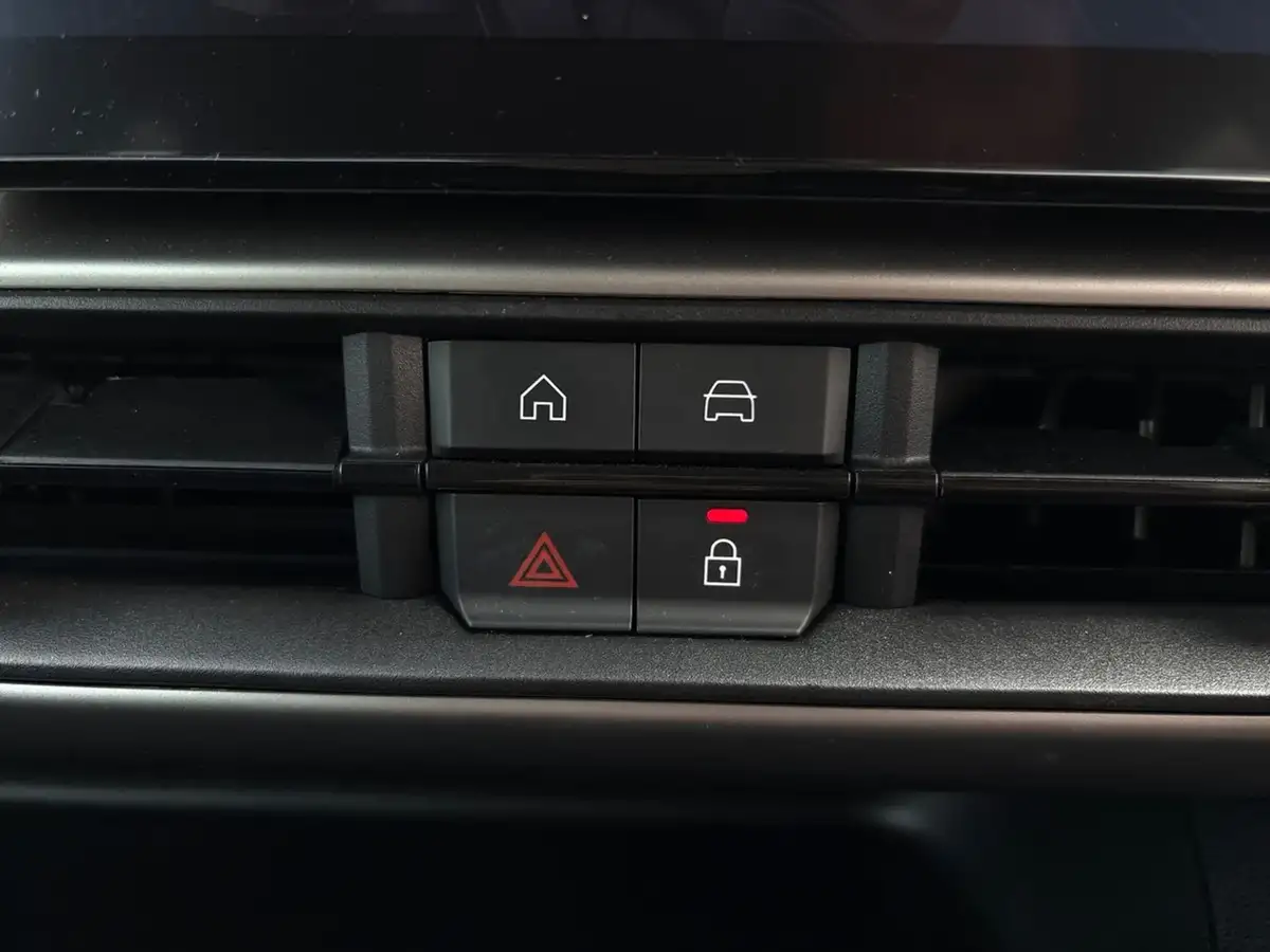 2024-jeep-avenger-e-summit-big-33