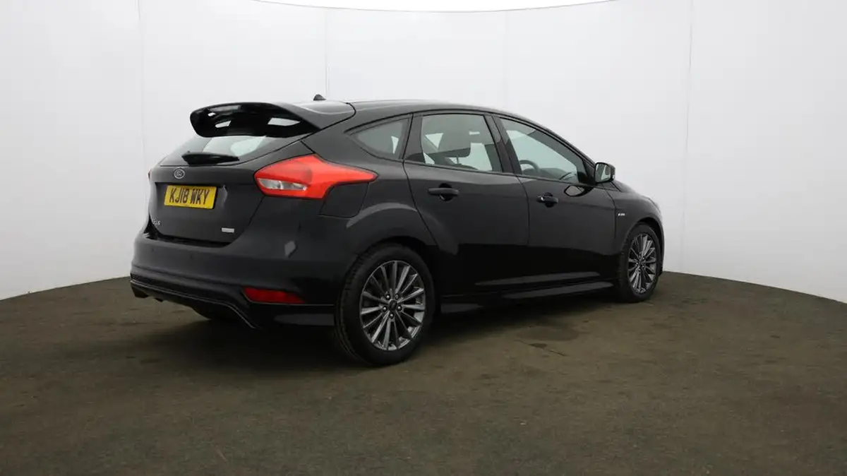 2018-ford-focus-10t-st-line-140ps-hatchback-big-59