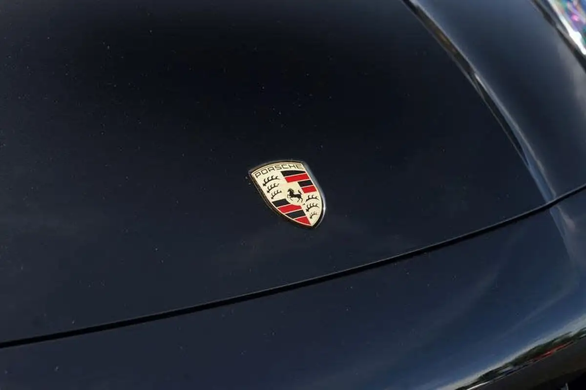 2019-porsche-cayenne-40-v8-turbo-coupe-big-12