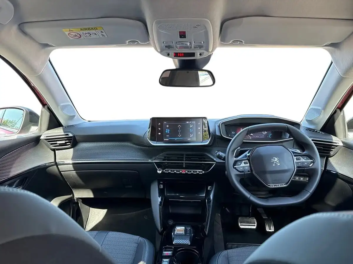 2023-peugeot-208-12-puretech-allure-premium-130ps-eat8-big-8