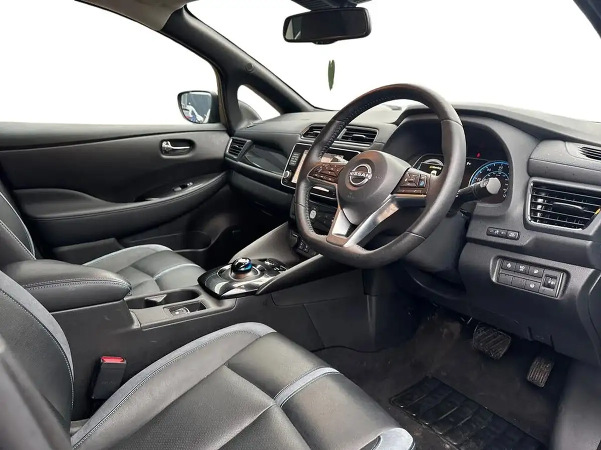 2024-nissan-leaf-e-tekna-39kwh-big-8