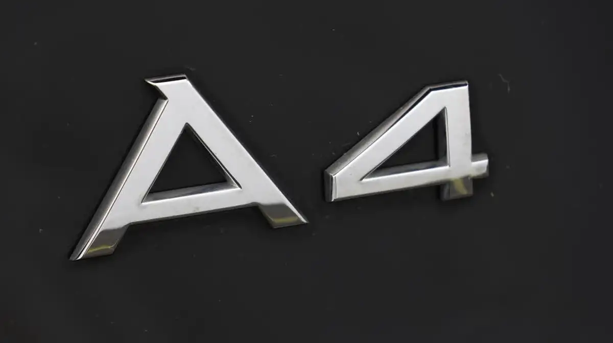 2021-audi-a4-avant-20-35-tfsi-technik-big-21