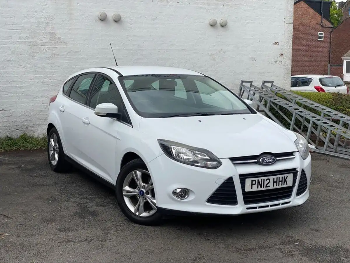 2012-ford-focus-16-zetec-ti-vct-125ps-hatchback-big-1