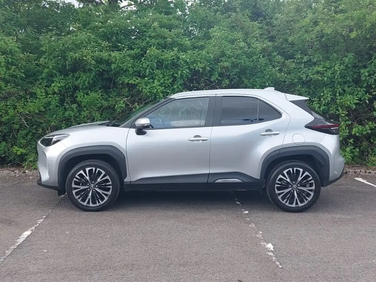 2021-toyota-yaris-cross-15-vvt-i-excel-big-3