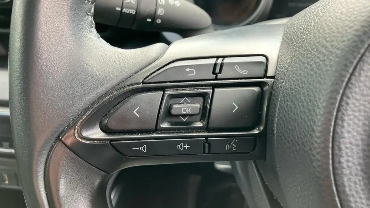 2021-toyota-yaris-15-vvt-i-design-big-22