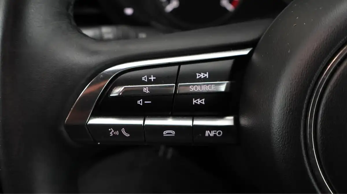 2021-mazda-mazda3-20-gt-sport-122ps-hatchback-5d-big-23