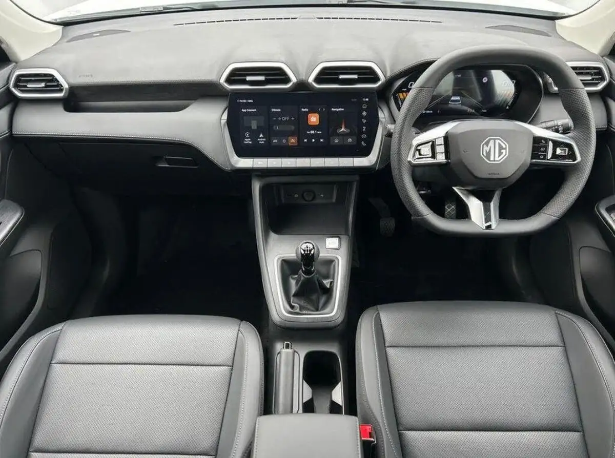2025-mg-zs-suv-15-se-115ps-1495cc-big-4