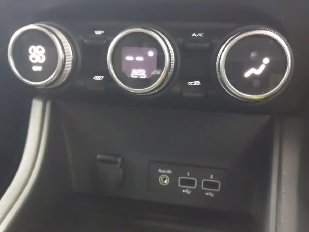 2022-renault-captur-10-tce-iconic-edition-big-17
