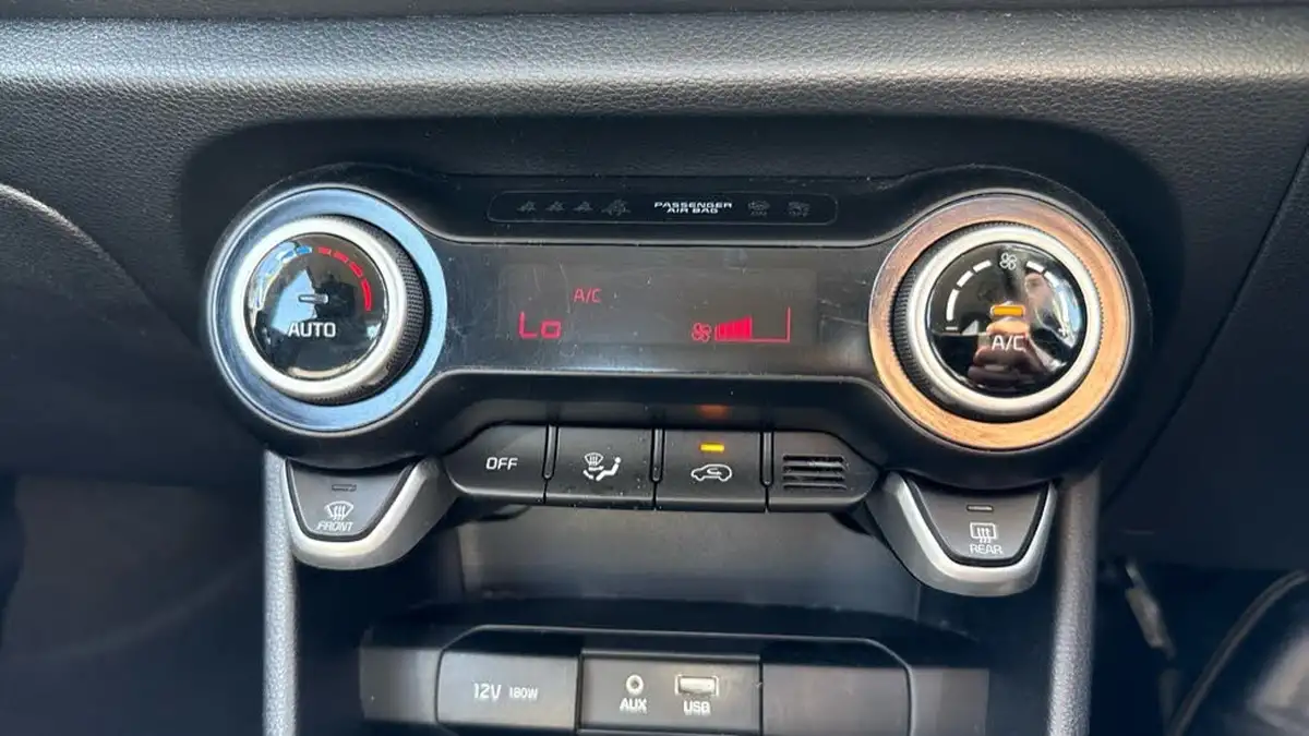 2017-kia-picanto-125-3-big-38