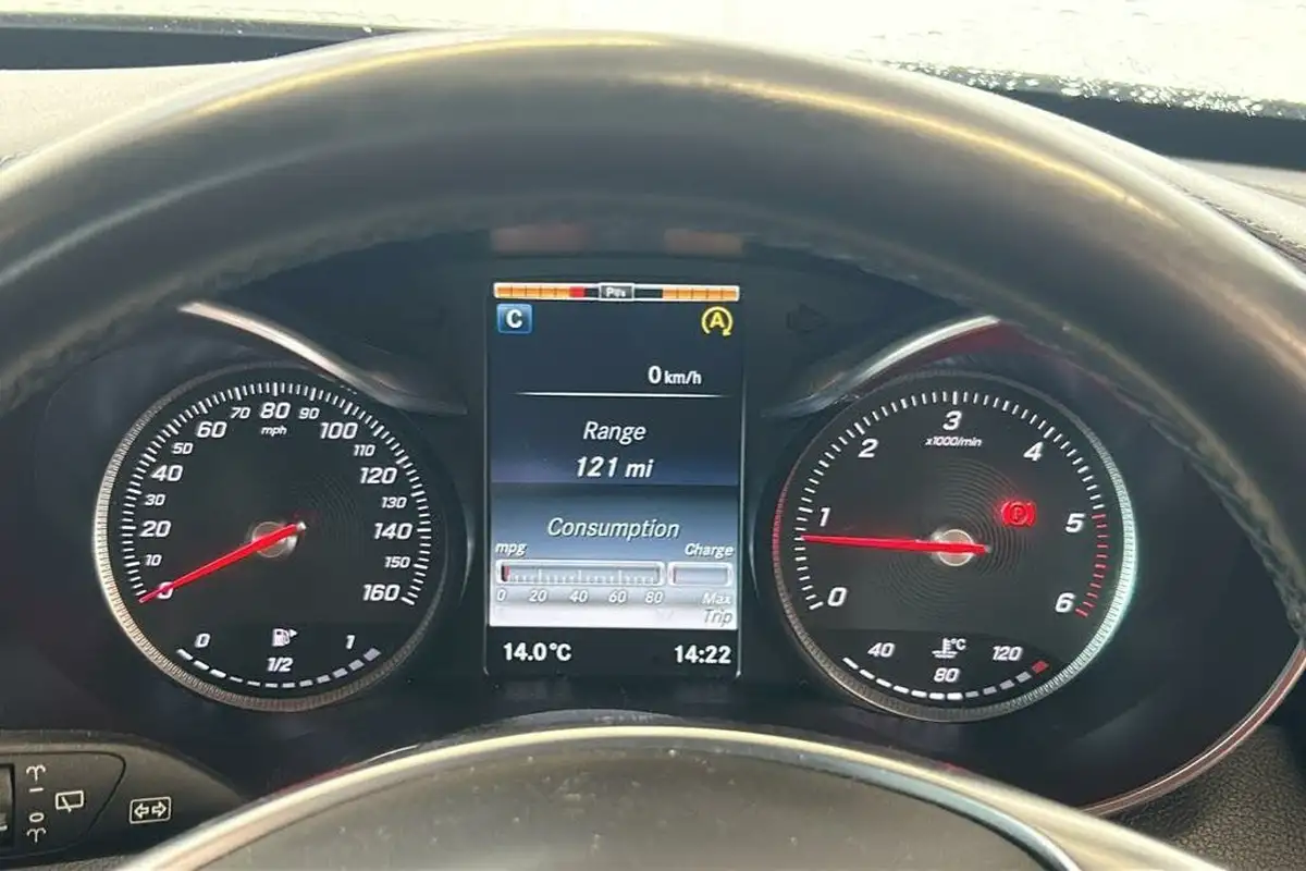 2015-mercedes-benz-c-class-21cdi-c220-amg-line-ss-estate-5d-big-20