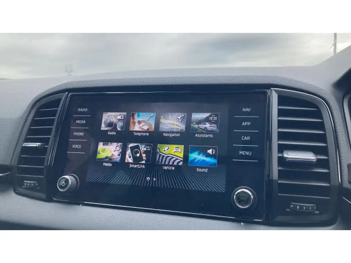 2024-skoda-karoq-15-tsi-sportline-big-24