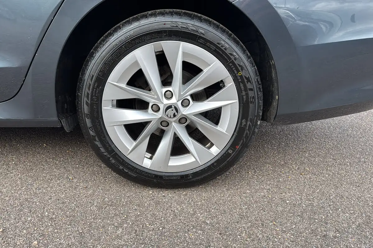 2020-skoda-octavia-15-tsi-se-l-first-edition-estate-big-27