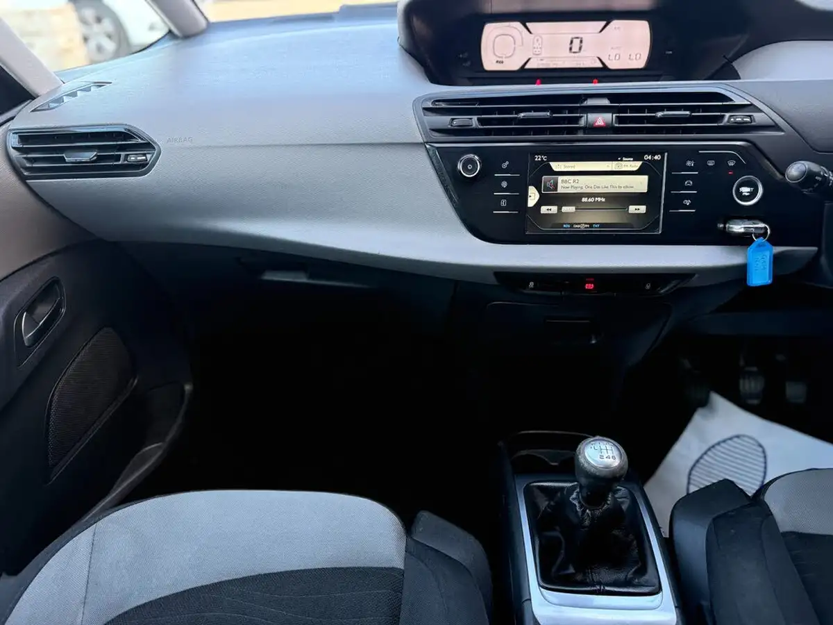 2014-citroen-grand-c4-picasso-16e-hdi-vtr-115ps-big-39