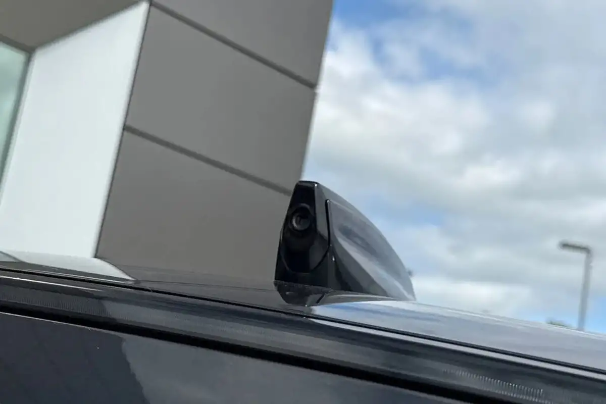 2024-land-rover-110-defender-30-d300-x-dynamic-hse-big-29