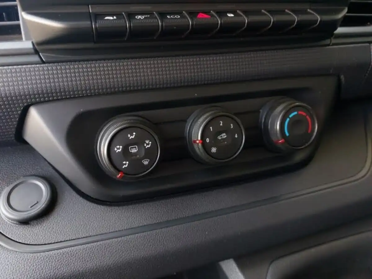 2022-renault-trafic-20dci-ll30-150-business-big-11