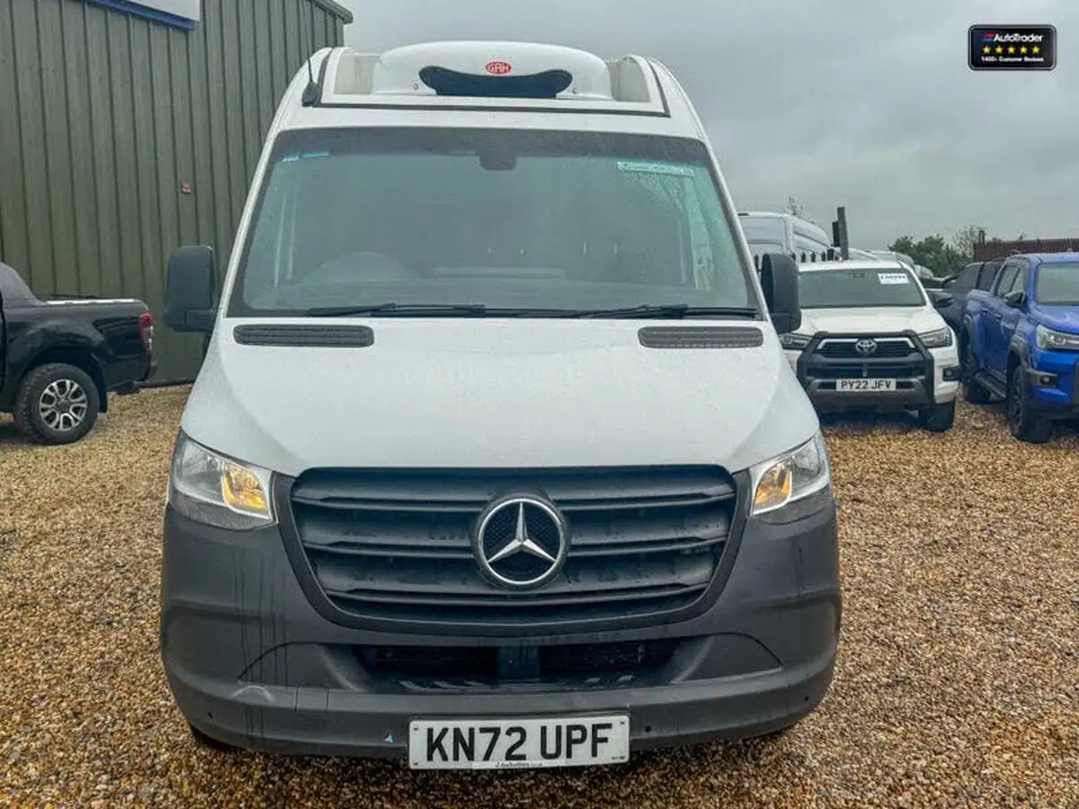 2023-mercedes-benz-sprinter-big-2