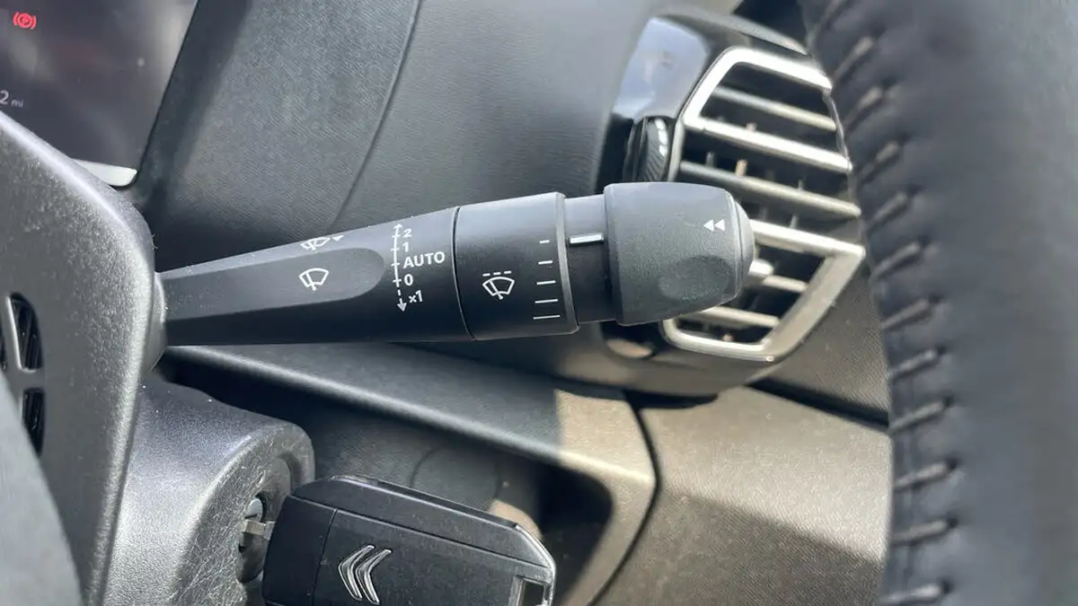 2022-citroen-c4-12-puretech-sense-big-27