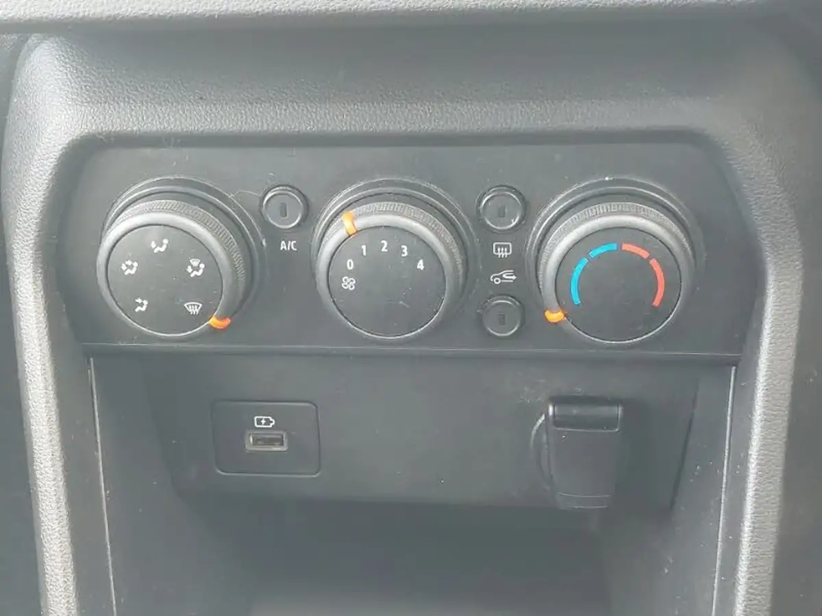 2021-dacia-sandero-10-tce-comfort-90bhp-big-14