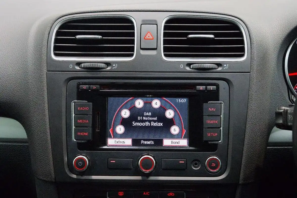 2012-volkswagen-golf-20td-gt-hatchback-5d-dsg-big-19