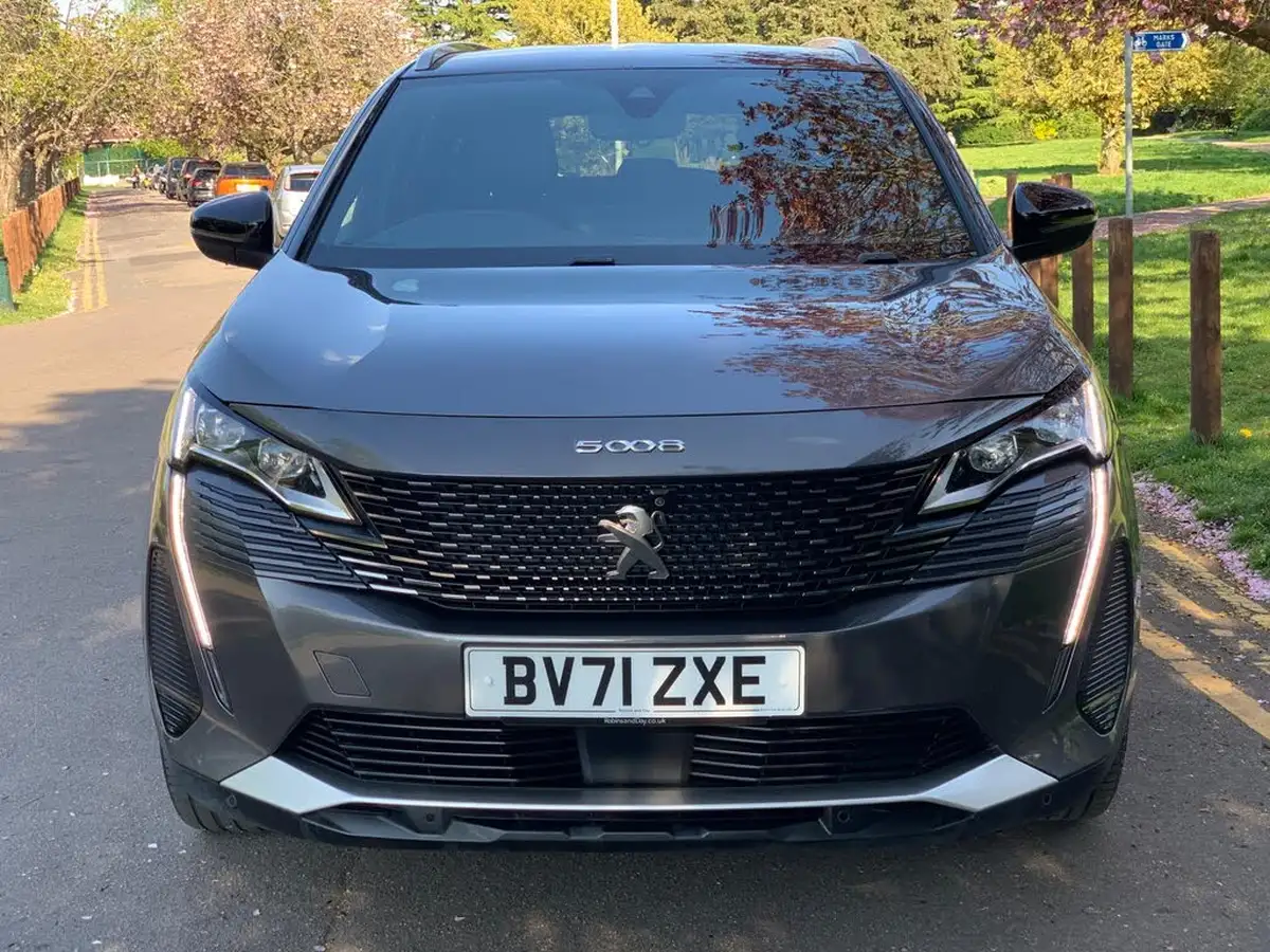 2021-peugeot-5008-suv-12-puretech-gt-premium-big-1
