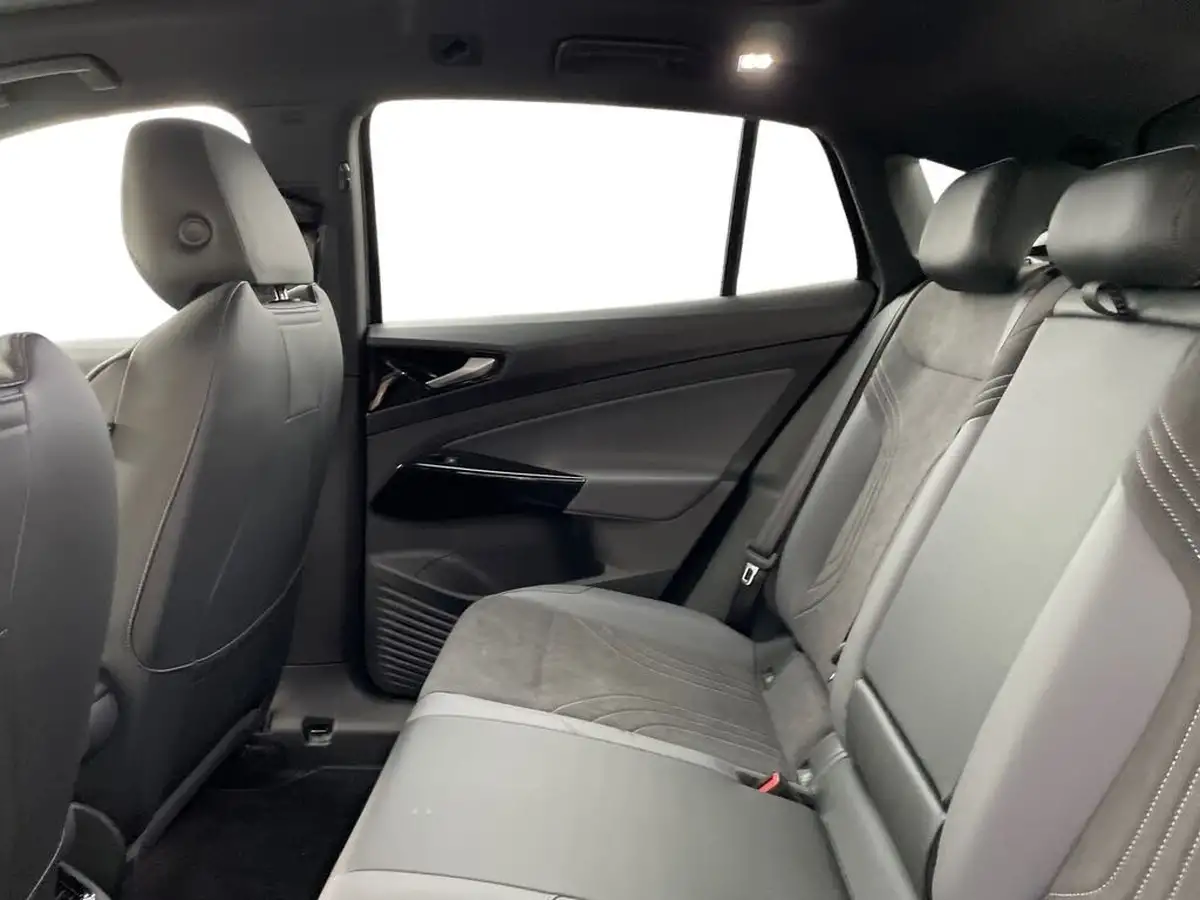 2023-volkswagen-id5-e-tech-204ps-performance-big-10