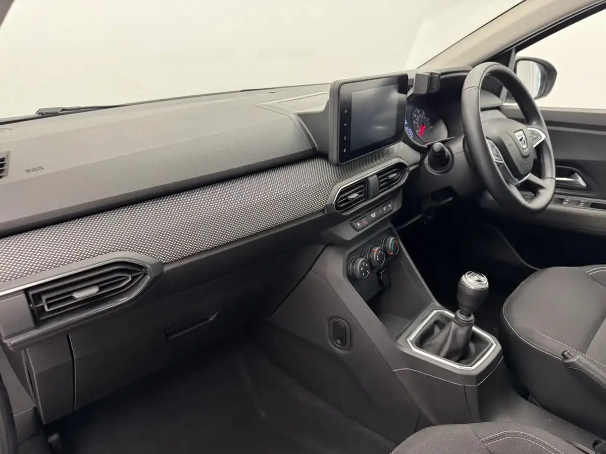 2021-dacia-sandero-10-tce-comfort-90bhp-big-11