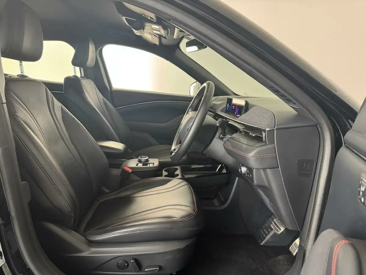 2022-ford-mustang-mach-e-e-standard-range-awd-big-9