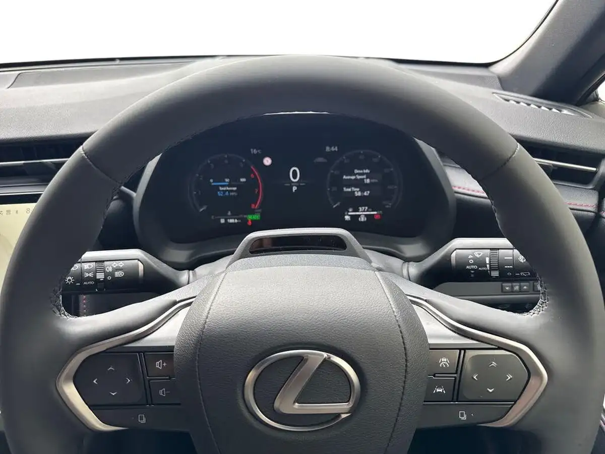 2025-lexus-lbx-15-premium-plus-big-12