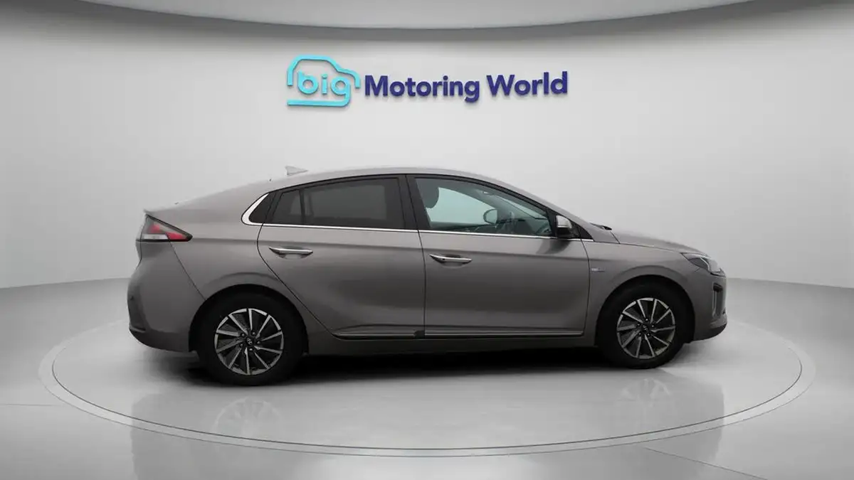 2021-hyundai-ioniq-e-premium-se-electric-100kw-big-8