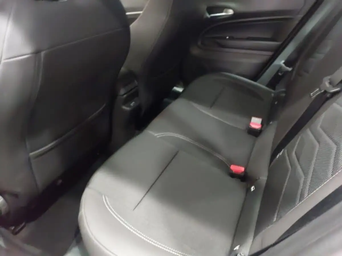 2024-jeep-avenger-12-gse-altitude-big-5