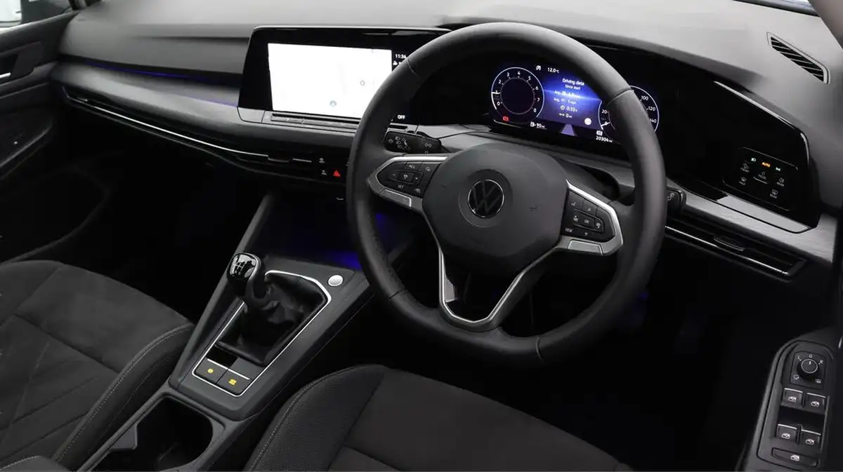 2021-volkswagen-golf-15-tsi-style-130ps-hatchback-big-9