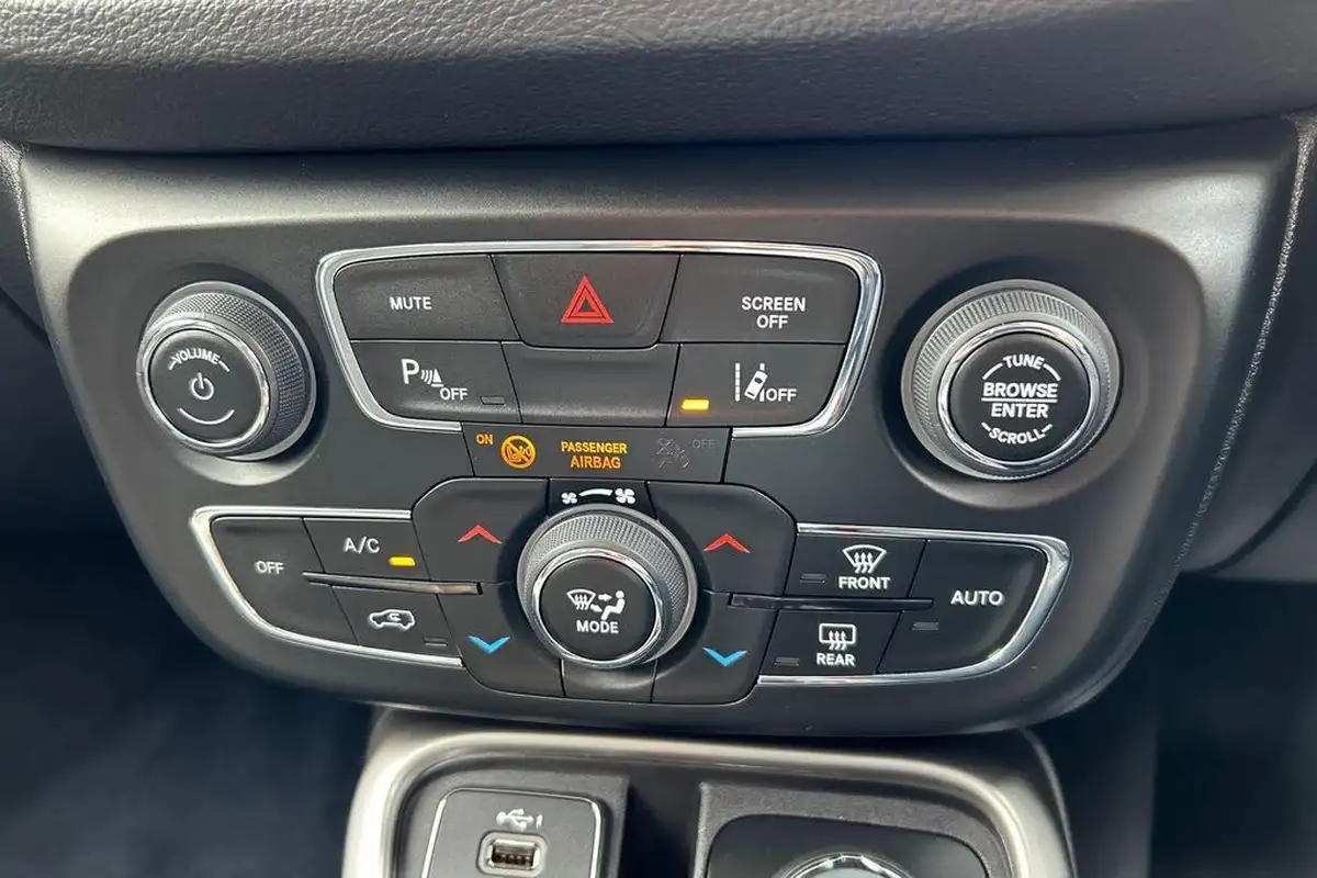 2021-jeep-compass-14-multiair-ii-longitude-168bhp-4x4-auto-big-11