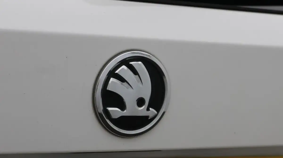 2019-skoda-fabia-10-tsi-monte-carlo-95ps-estate-big-20