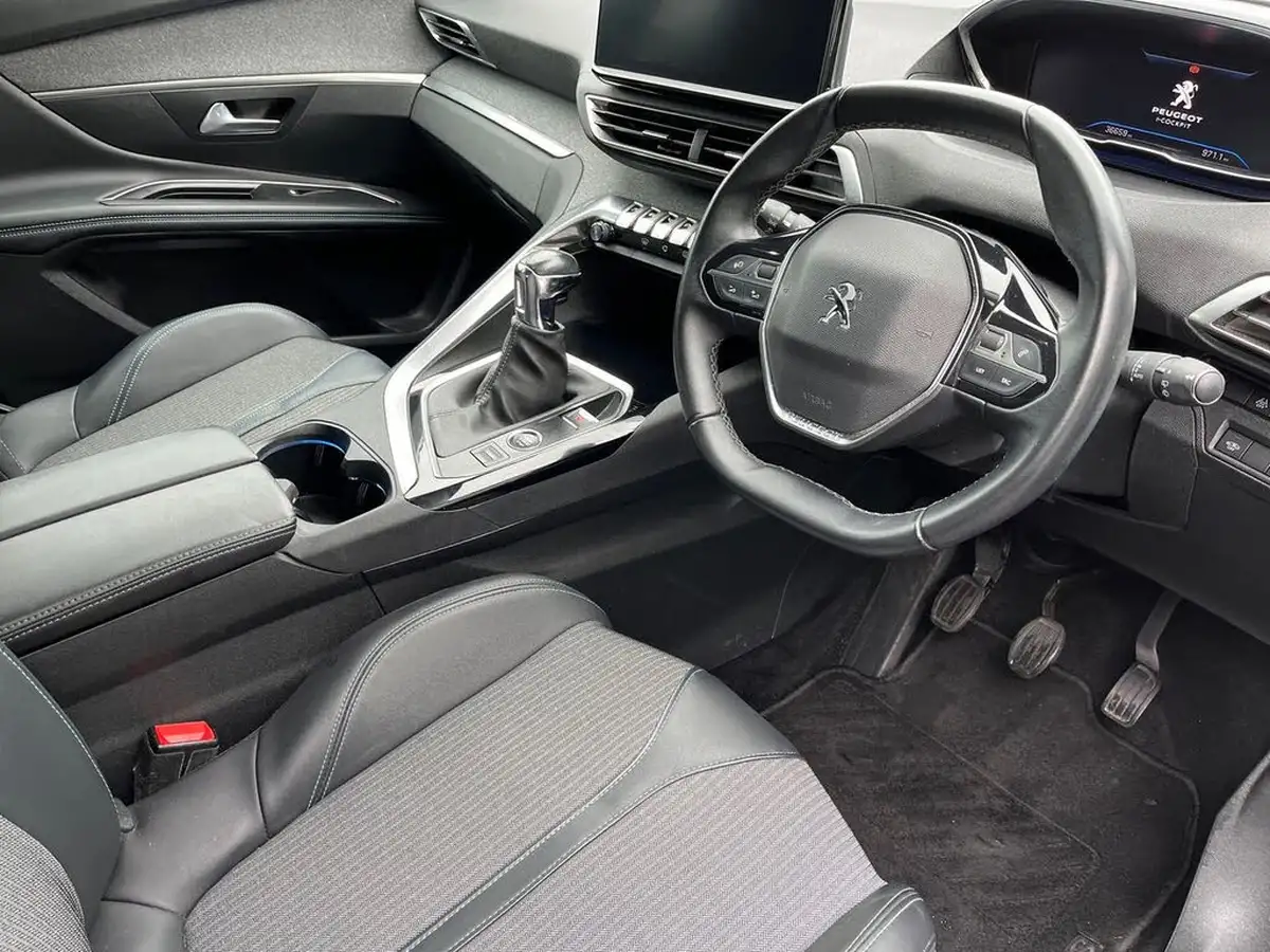 2021-peugeot-3008-suv-12-puretech-allure-premium-big-5