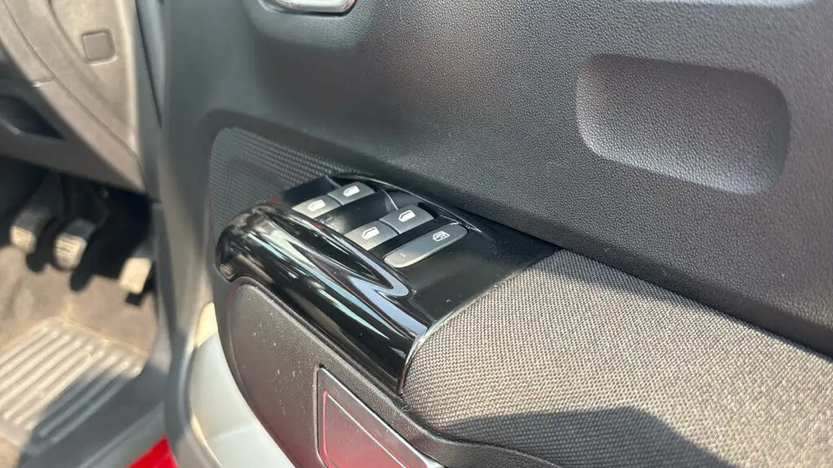 2019-citroen-c3-12-puretech-flair-82ps-ss-big-21
