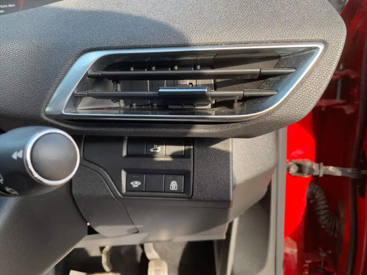 2018-peugeot-3008-suv-16-thp-gt-line-premium-big-12