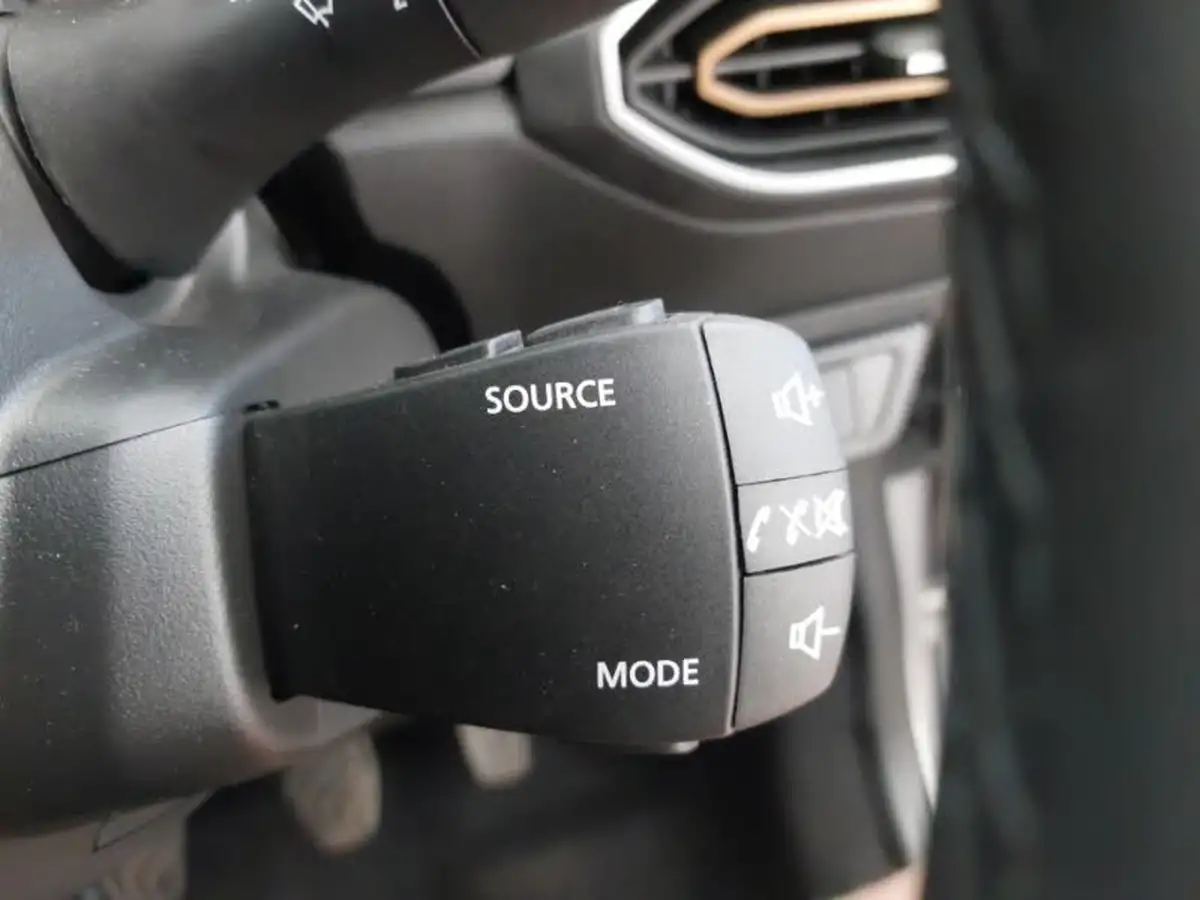 2024-dacia-sandero-stepway-10-tce-extreme-90bhp-big-14