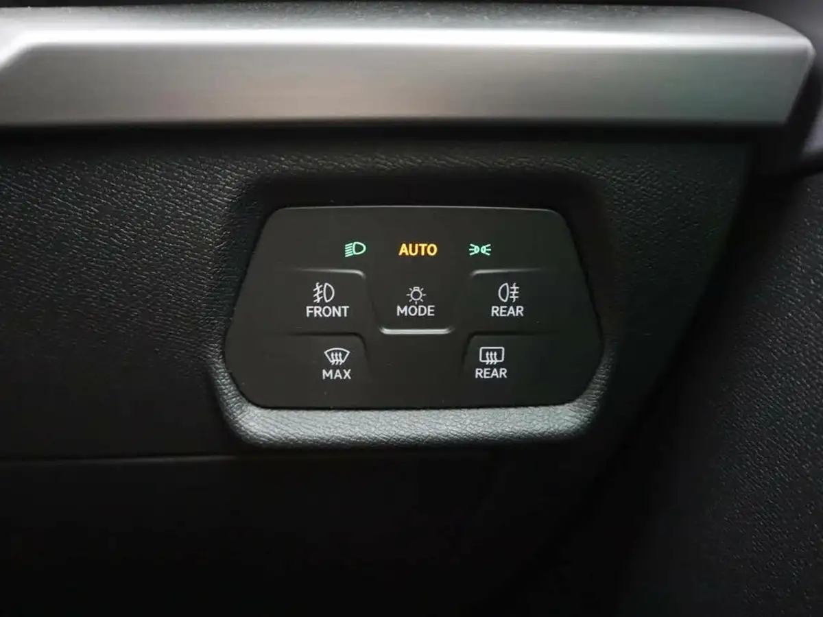 2021-seat-leon-15-tsi-evo-fr-sport-130ps-hatchback-big-33