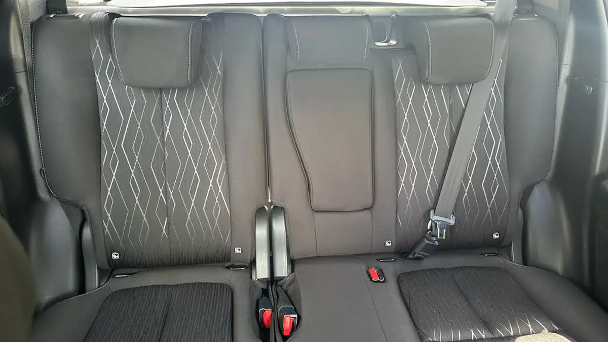 2019-mitsubishi-eclipse-cross-15-3-big-24