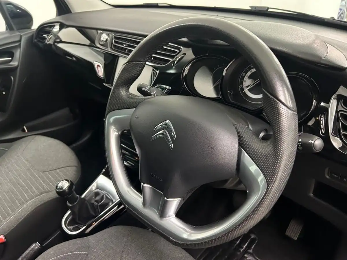 2016-citroen-c3-12-puretech-platinum-big-16