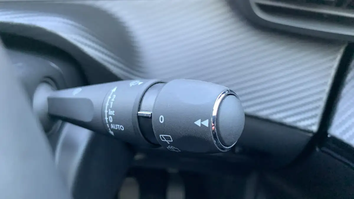 2024-peugeot-2008-suv-12-puretech-allure-130ps-big-27