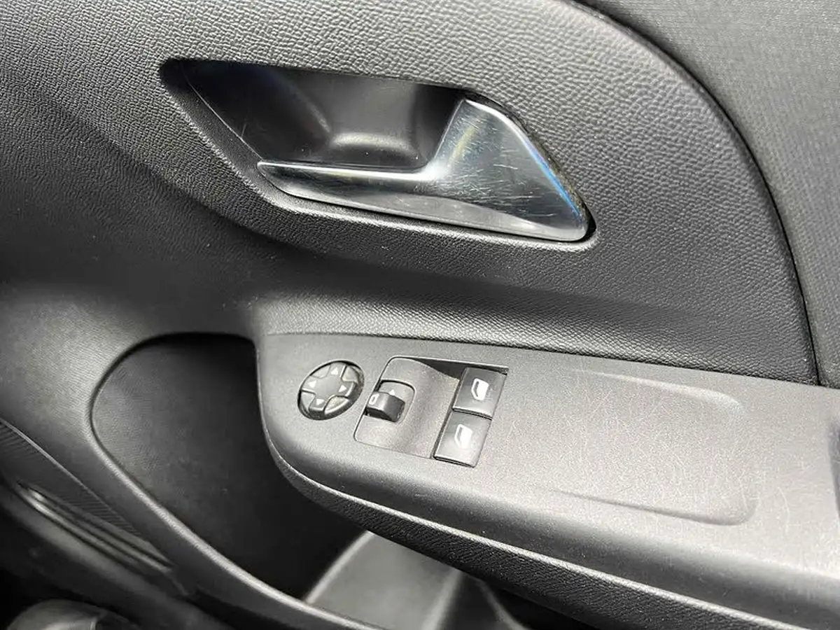 2020-vauxhall-corsa-12i-se-big-33