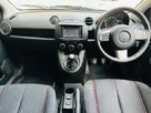 2012-mazda-mazda2-13-venture-small-48