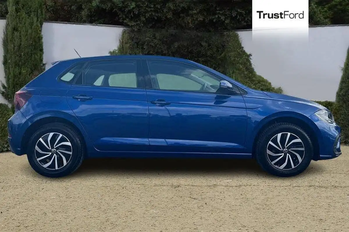2022-volkswagen-polo-10-tsi-life-big-2