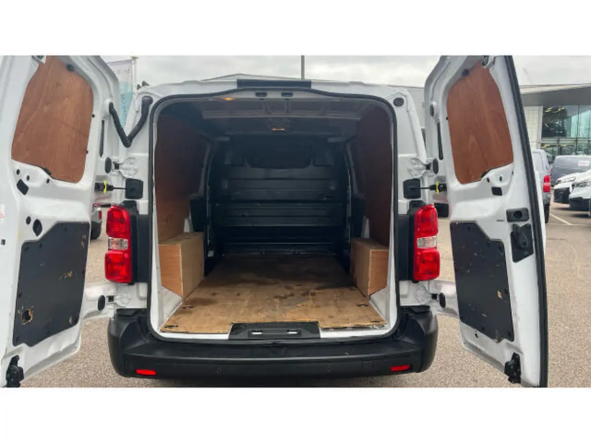 2022-vauxhall-vivaro-15td-2900-l2h1-dynamic-big-3
