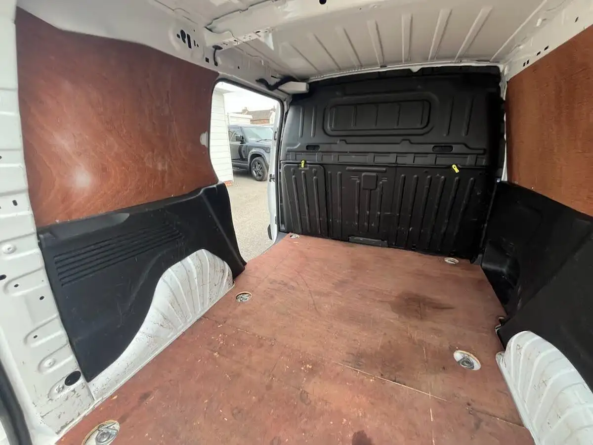 2021-vauxhall-combo-15cdti-sportive-2300-100pseu6dt-l1h1-panel-big-23